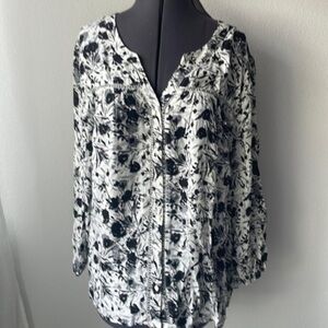 GNW top size XL long sleeve floral